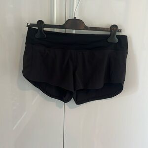 Lululemon woman’s athletic Speed-Up Low-Rise Shorts